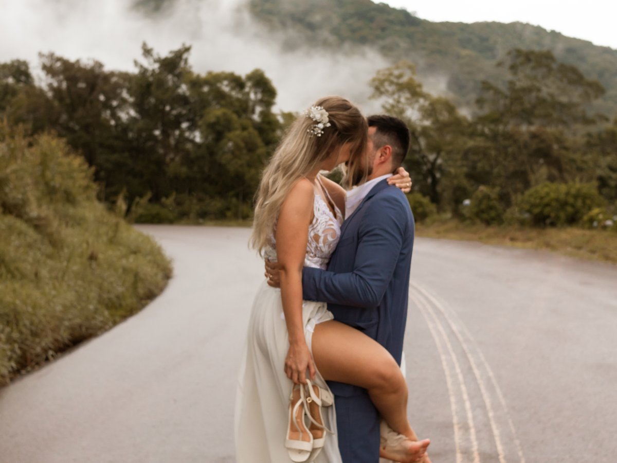 Elopement wedding em cenário natural